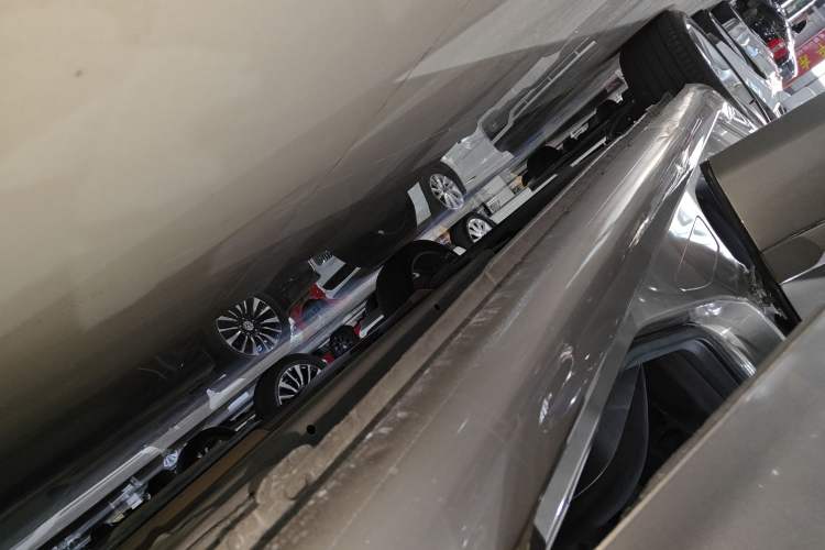 Used Peugeot 408 2013 2.0L Automatic Comfort Edition Right Side Sill