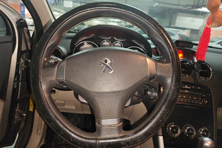 Used Peugeot 408 2013 2.0L Automatic Comfort Edition Steering Wheel