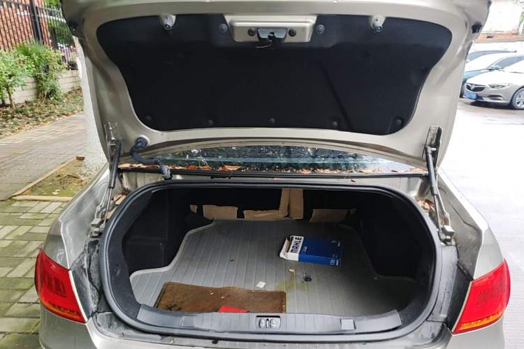 Used Peugeot 408 2013 1.6L Automatic Comfort Edition Trunk