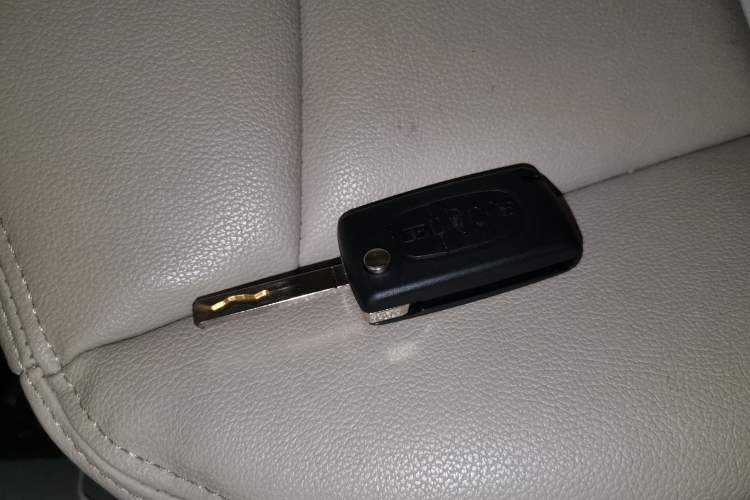 Used Peugeot 408 2013 2.0L Automatic Comfort Edition Vehicle Key