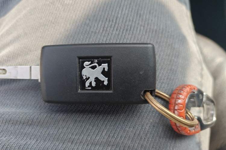 Used Peugeot 408 2013 2.0L Automatic Comfort Edition Vehicle Key