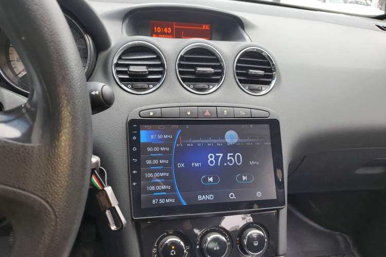 Used Peugeot 408 2013 2.0L Automatic Comfort Edition Audio And AC Panel