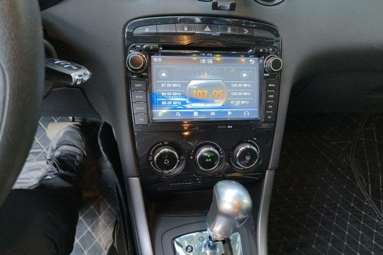 Used Peugeot 408 2013 2.0L Automatic Comfort Edition Audio And AC Panel