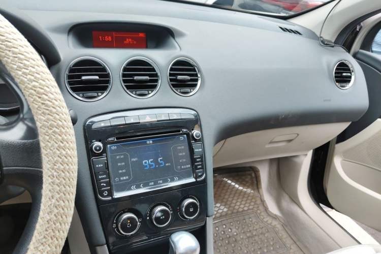 Used Peugeot 408 2013 2.0L Automatic Comfort Edition Audio And AC Panel