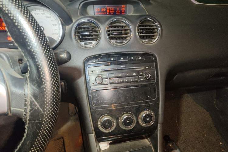Used Peugeot 408 2013 2.0L Manual Comfort Edition Audio And AC Panel