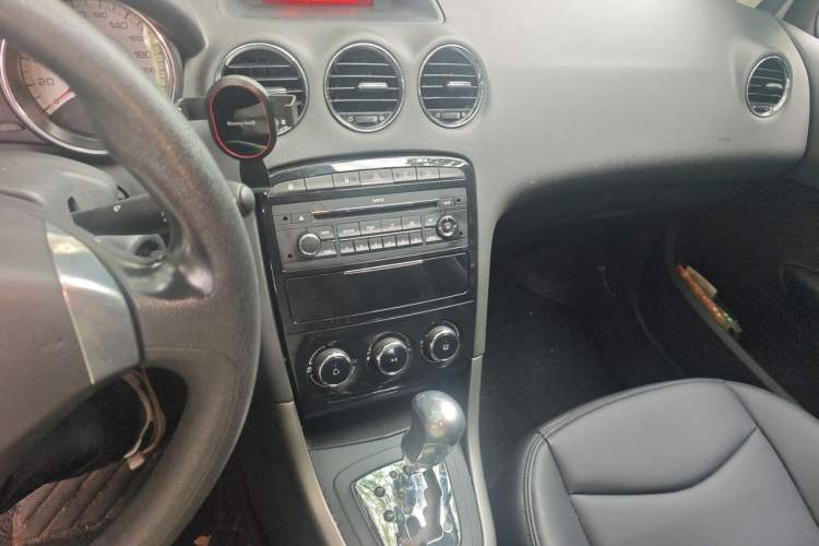 Used Peugeot 408 2013 2.0L Automatic Comfort Edition Audio And AC Panel