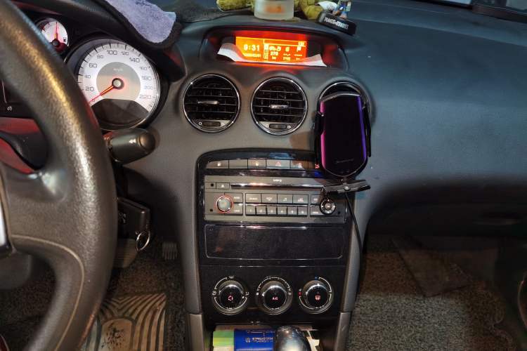 Used Peugeot 408 2013 2.0L Automatic Comfort Edition Audio And AC Panel
