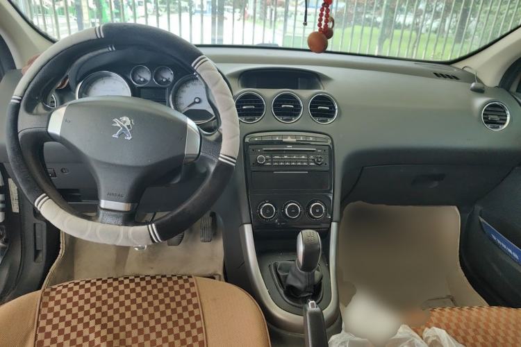 Used Peugeot 408 2013 1.6L Manual Comfort Edition Center Console