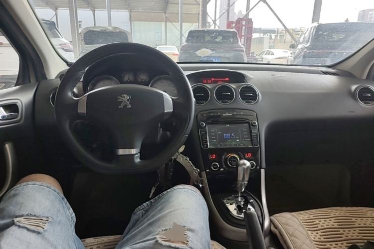 Used Peugeot 408 2013 2.0L Automatic Luxury Edition Center Console