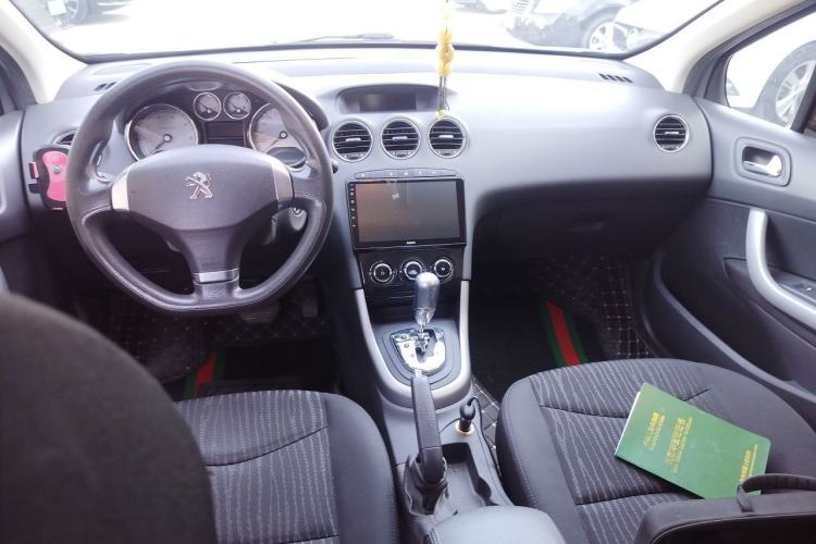 Used Peugeot 408 2013 2.0L Automatic Comfort Edition Center Console