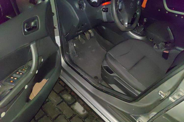 Used Peugeot 408 2013 1.6L Manual Comfort Edition Driver Seat