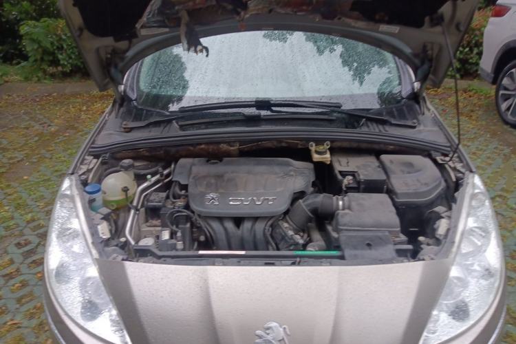 Used Peugeot 408 2013 2.0L Manual Comfort Edition Engine Bay