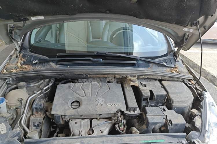 Used Peugeot 408 2013 1.6L Manual Comfort Edition Engine Bay
