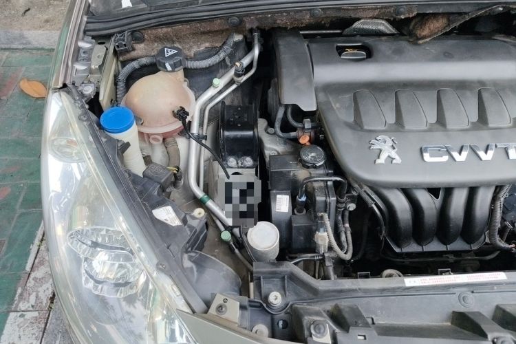 Used Peugeot 408 2013 2.0L Automatic Comfort Edition Engine Bay Right