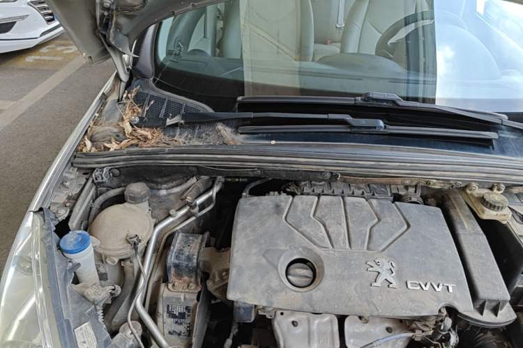Used Peugeot 408 2013 1.6L Manual Comfort Edition Engine Bay Right