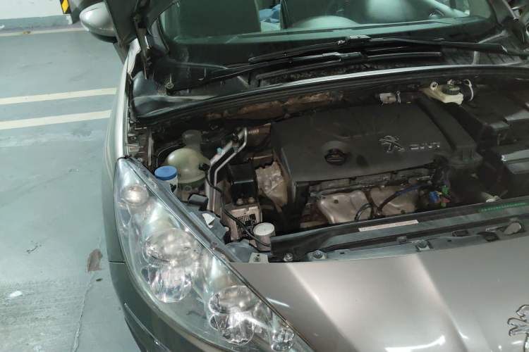 Used Peugeot 408 2013 1.6L Automatic Comfort Edition Engine Bay Right