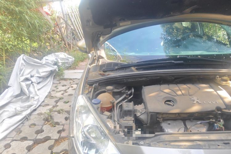 Used Peugeot 408 2013 1.6L Automatic Comfort Edition Engine Bay Right