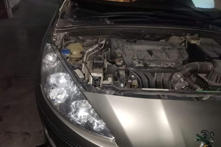 Used Peugeot 408 2013 2.0L Automatic Comfort Edition Engine Bay Right