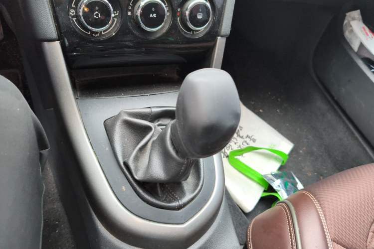 Used Peugeot 408 2013 1.6L Manual Comfort Edition Gear Lever