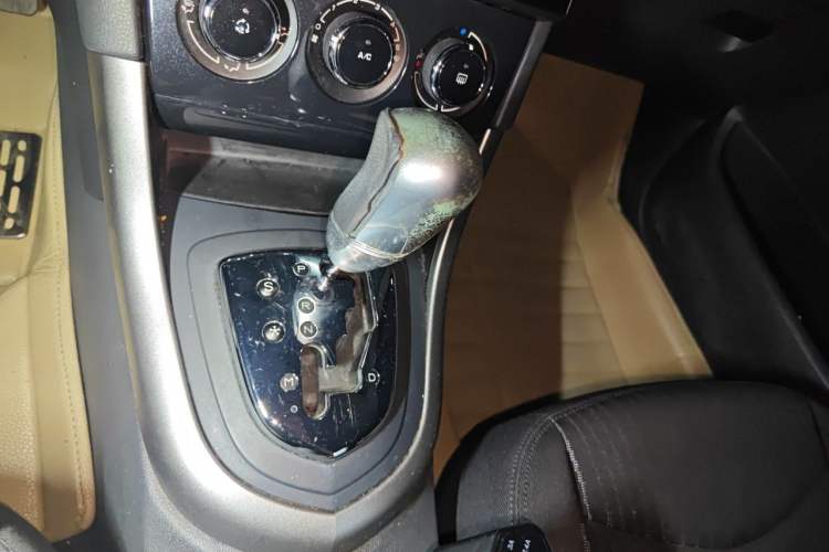 Used Peugeot 408 2013 2.0L Automatic Comfort Edition Gear Lever