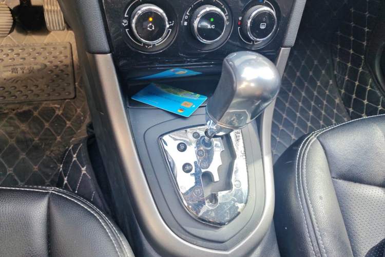 Used Peugeot 408 2013 2.0L Automatic Comfort Edition Gear Lever