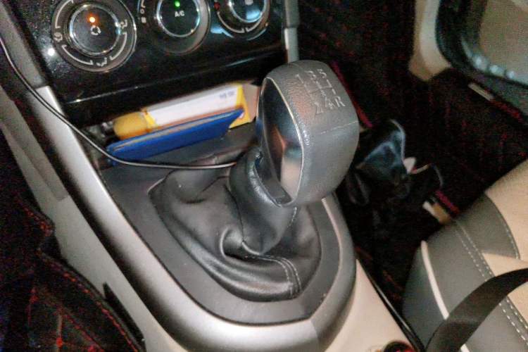 Used Peugeot 408 2013 2.0L Manual Comfort Edition Gear Lever