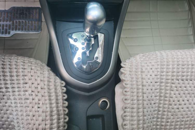 Used Peugeot 408 2013 2.0L Automatic Comfort Edition Gear Lever