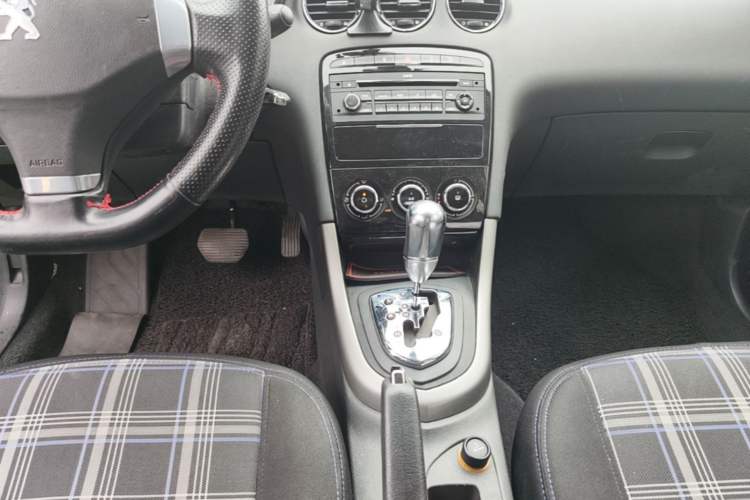 Used Peugeot 408 2013 2.0L Automatic Comfort Edition Gear Lever