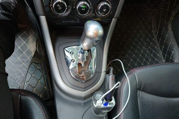 Used Peugeot 408 2013 2.0L Automatic Comfort Edition Gear Lever