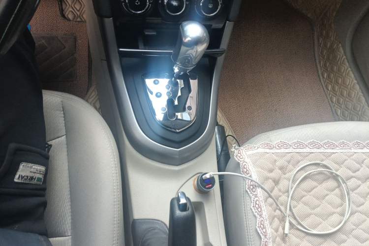 Used Peugeot 408 2013 2.0L Automatic Comfort Edition Gear Lever