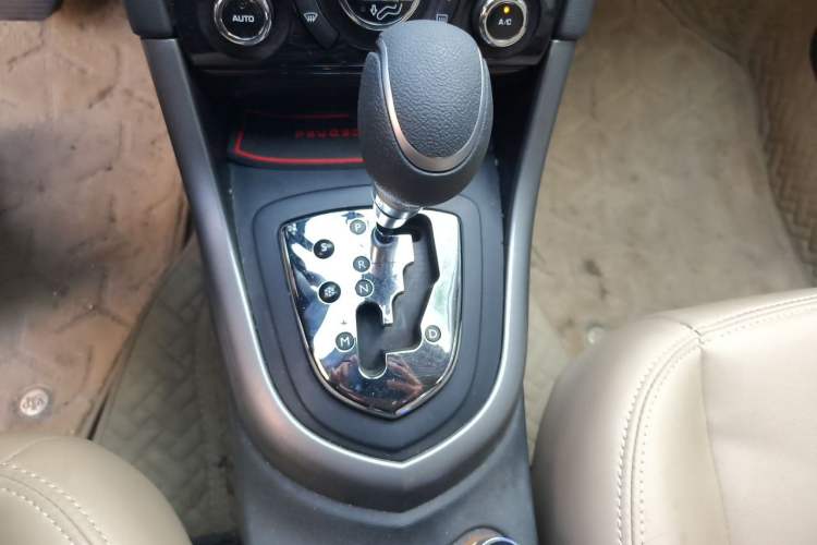 Used Peugeot 408 2013 2.0L Connected Car Luxury Edition Gear Lever