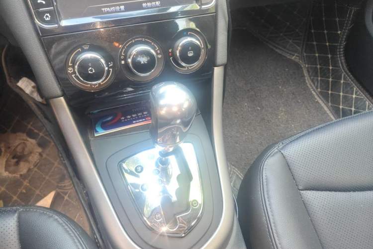 Used Peugeot 408 2013 1.6L Automatic Comfort Edition Gear Lever