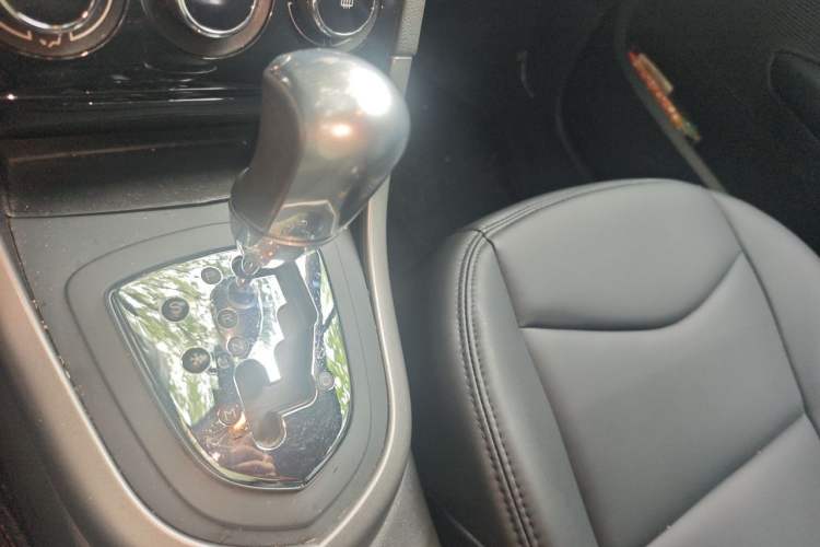 Used Peugeot 408 2013 2.0L Automatic Comfort Edition Gear Lever
