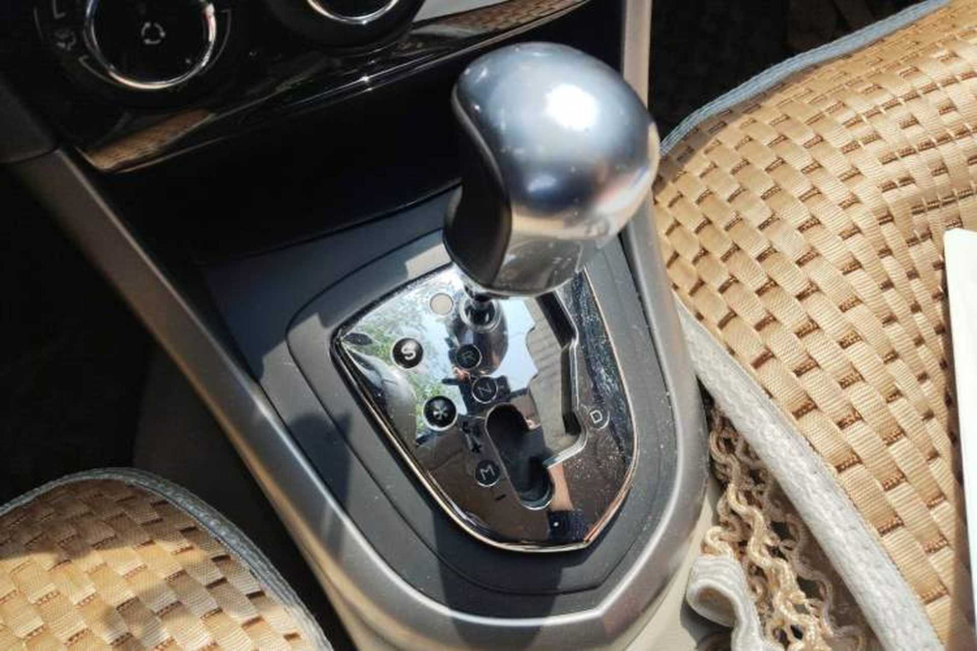 Used Peugeot 408 2013 2.0L Automatic Comfort Edition Gear Lever