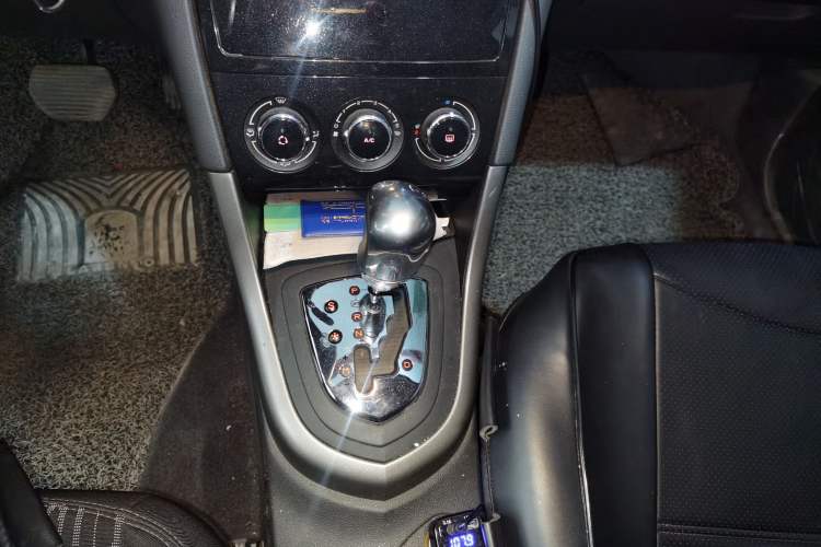 Used Peugeot 408 2013 2.0L Automatic Comfort Edition Gear Lever