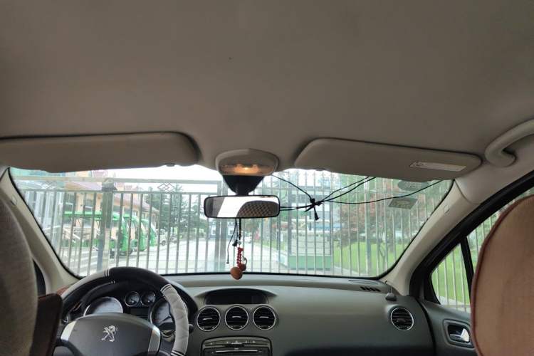 Used Peugeot 408 2013 1.6L Manual Comfort Edition Headliner