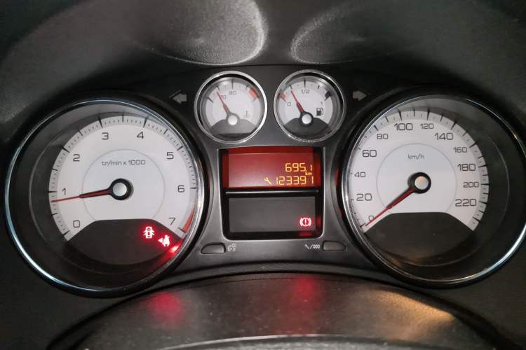 Used Peugeot 408 2013 2.0L Manual Comfort Edition Instrument Cluster