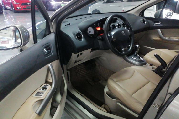 Used Peugeot 408 2013 2.0L Automatic Comfort Edition Interior 2