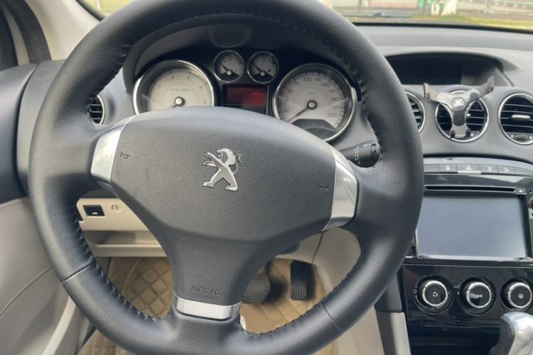 Used Peugeot 408 2013 2.0L Automatic Comfort Edition Interior 3