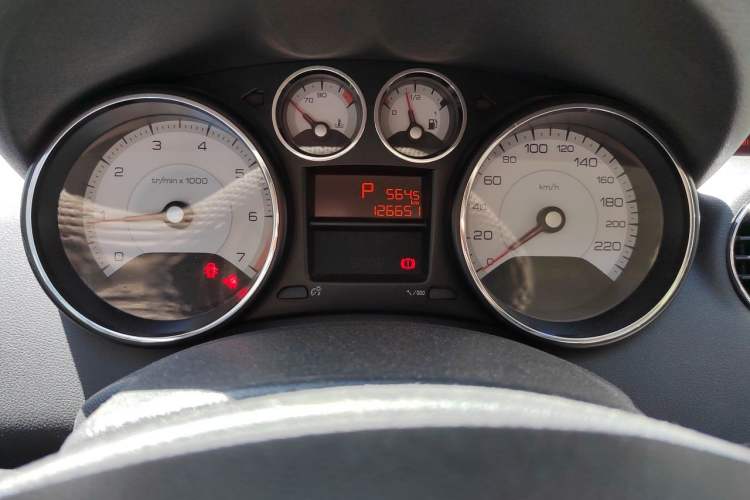 Used Peugeot 408 2013 1.6L Automatic Comfort Edition Odometer Close Up
