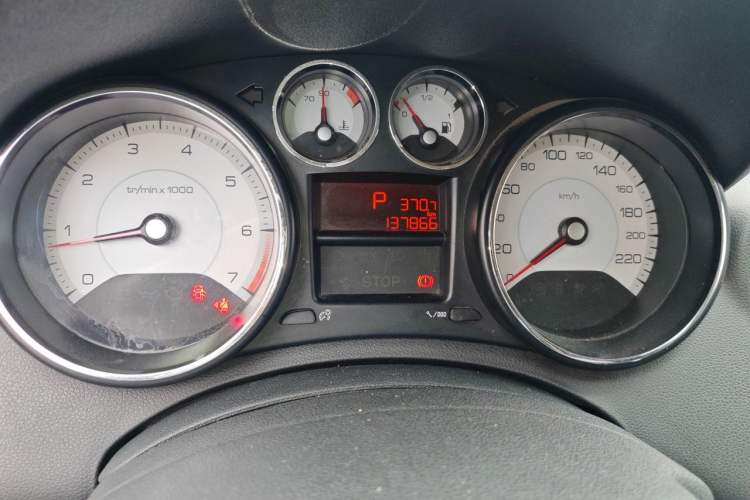 Used Peugeot 408 2013 2.0L Automatic Comfort Edition Odometer Close Up