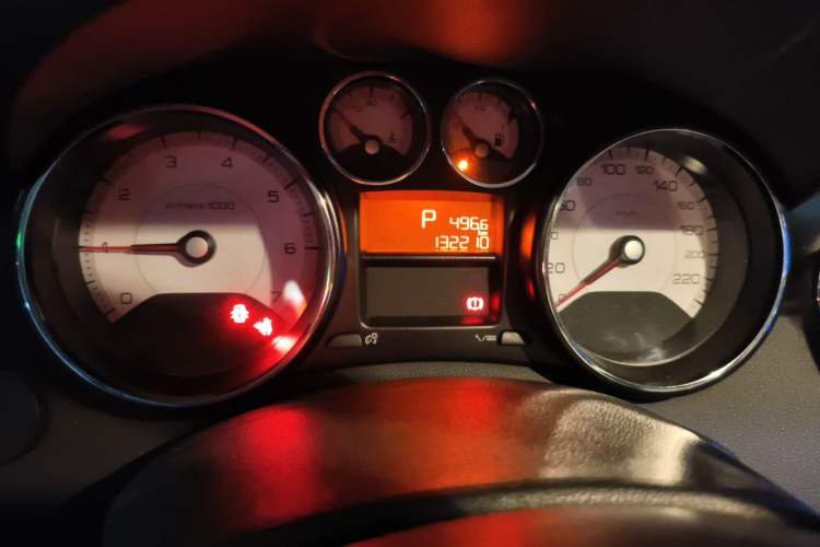Used Peugeot 408 2013 2.0L Automatic Comfort Edition Odometer Close Up