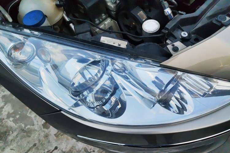 Used Peugeot 408 2013 2.0L Automatic Comfort Edition Right Front Headlight