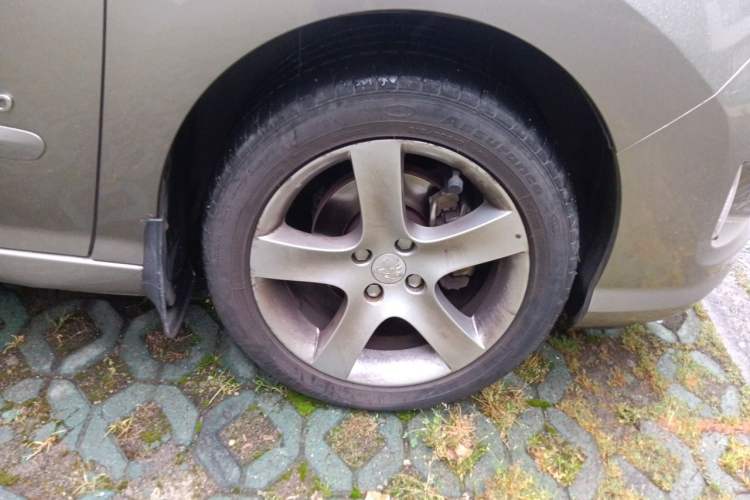 Used Peugeot 408 2013 2.0L Manual Comfort Edition Right Front Wheel Hub