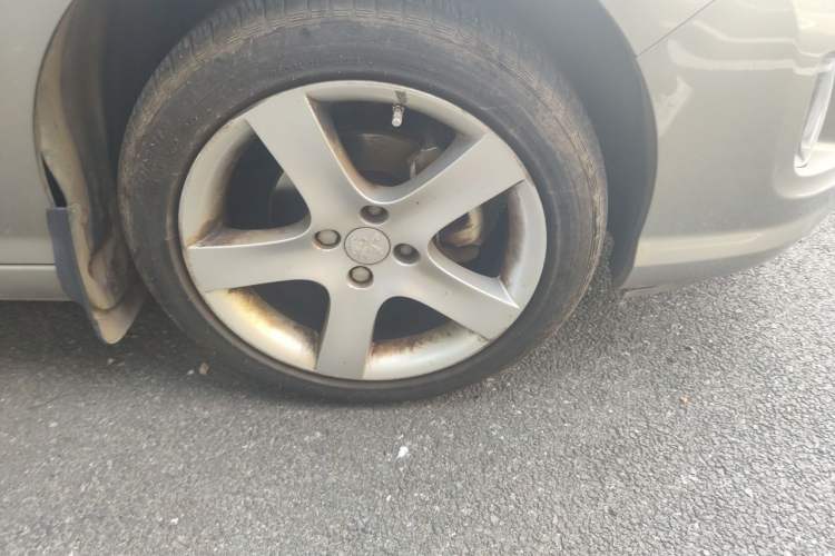 Used Peugeot 408 2013 2.0L Automatic Comfort Edition Right Front Wheel Hub