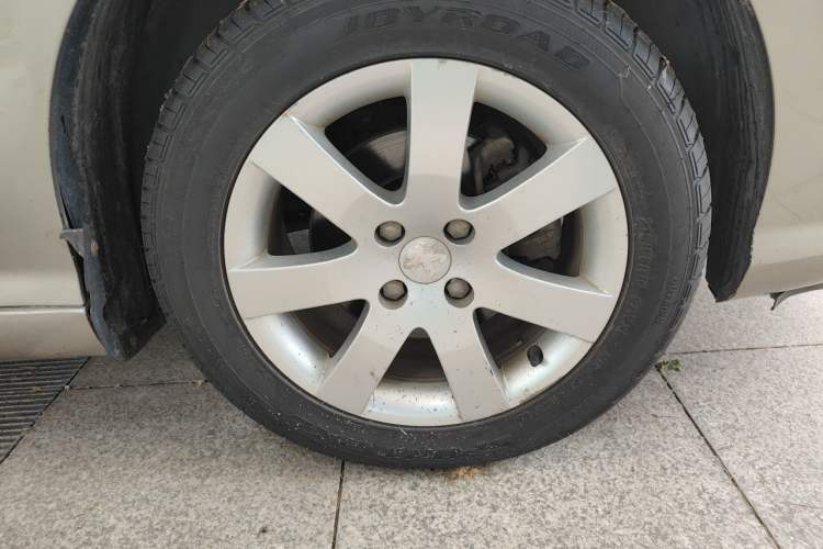 Used Peugeot 408 2013 1.6L Manual Comfort Edition Right Front Wheel Hub