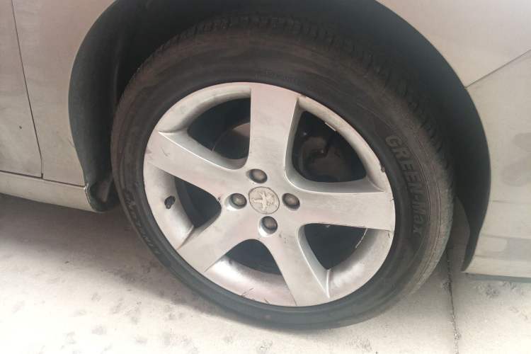Used Peugeot 408 2013 2.0L Automatic Comfort Edition Right Front Wheel Hub