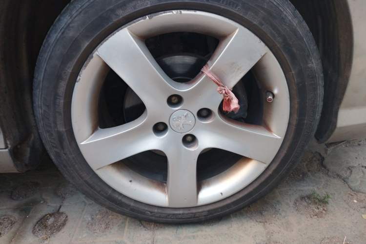 Used Peugeot 408 2013 2.0L Manual Comfort Edition Right Front Wheel Hub