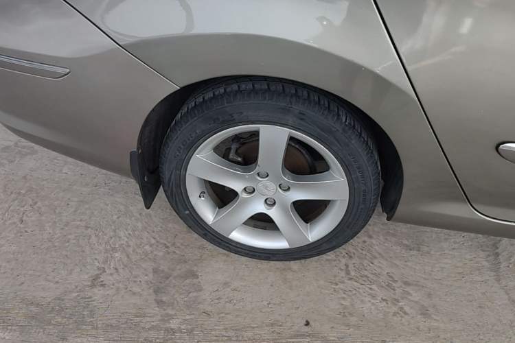 Used Peugeot 408 2013 2.0L Automatic Luxury Edition Right Rear Wheel Hub