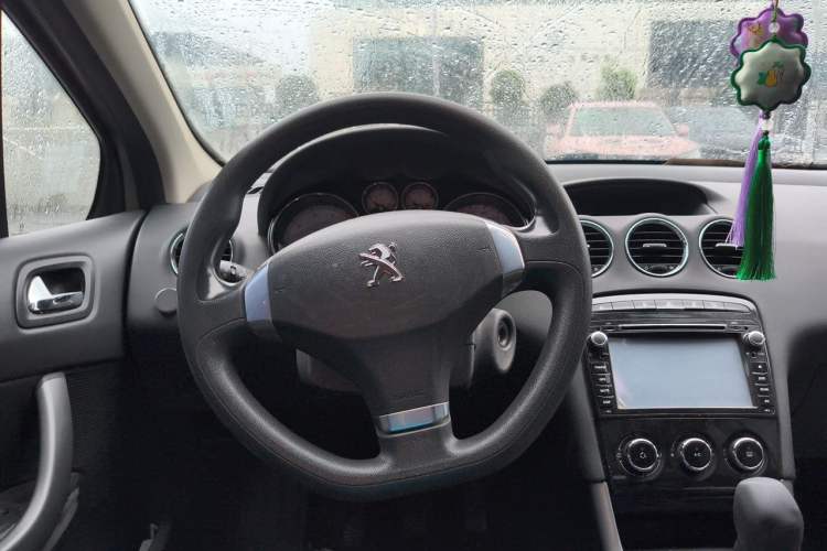 Used Peugeot 408 2013 1.6L Manual Comfort Edition Steering Wheel